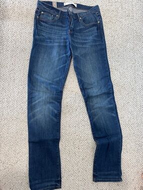 Abercrombie & Fitch Women's Straight Leg Jeans in Dark Blue Wash